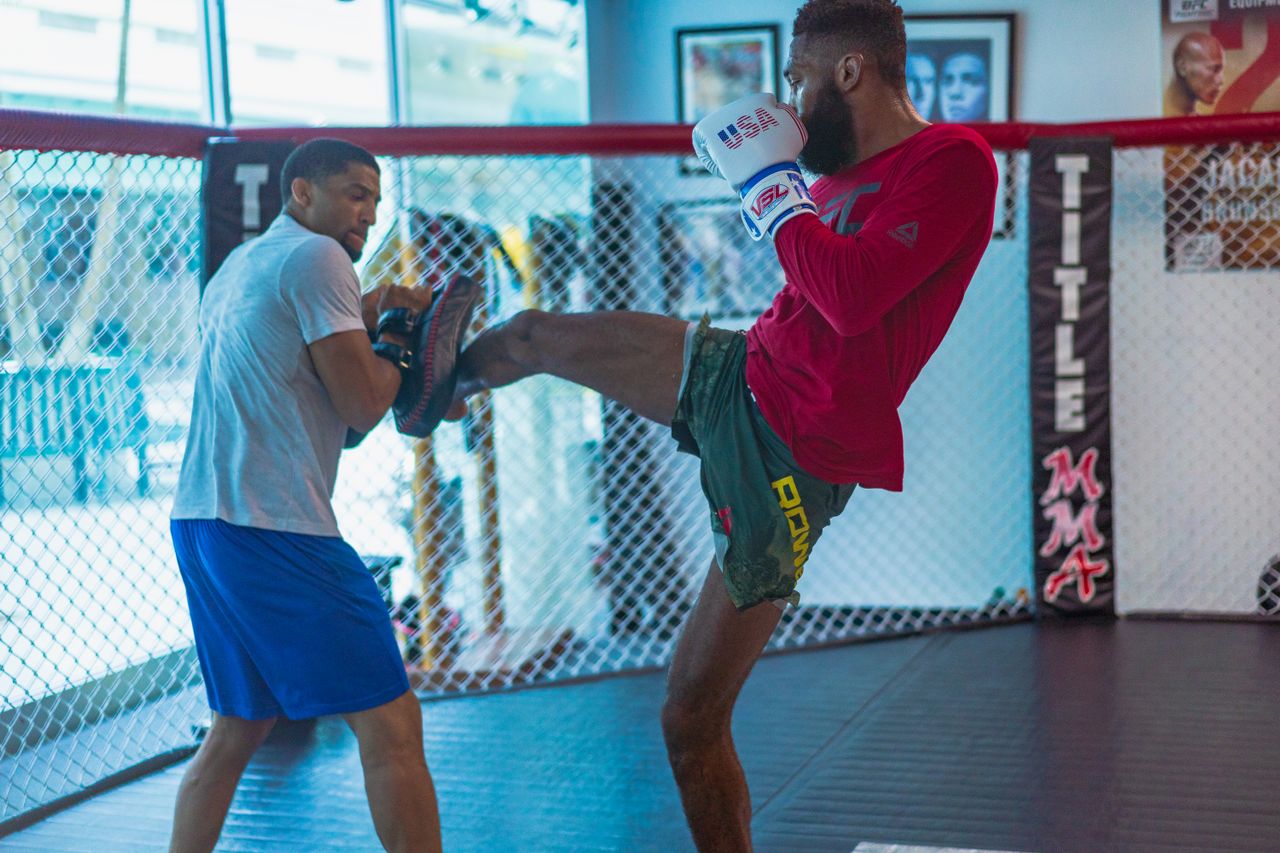 Czym jest MMA i jak powstała ta dyscyplina sportu